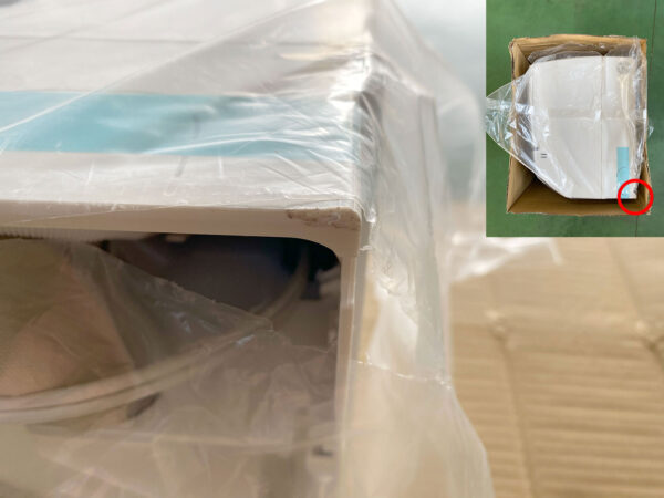 室内機 右側面壁側の傷