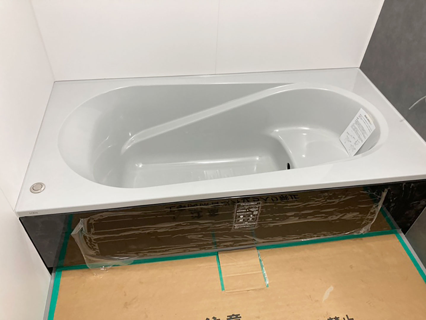 【新築】ユニットバス据え付け工事_燕市